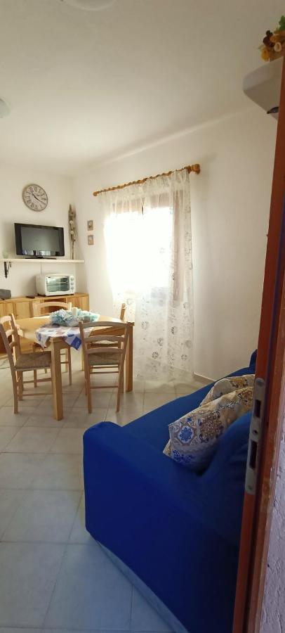 Tanca Della Torre Trilocale Vista Mare Apartment Isola Rossa Exterior photo